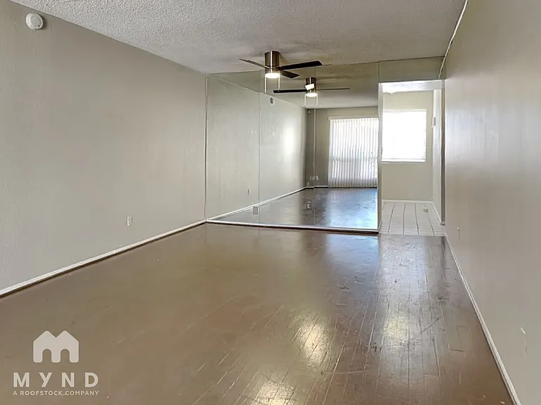 8343 N 59th Dr — Photo 6
