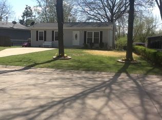 15 Matchlock Dr, Saint Peters, MO 63376