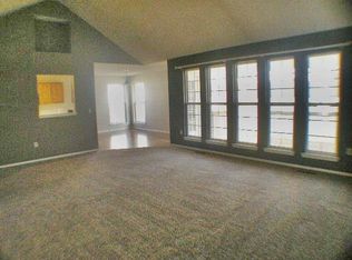 724 S Timbercreek Ave, Springfield, MO 65802