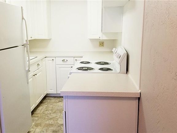 3rd image of 2433 Brazilia Dr APT 31
