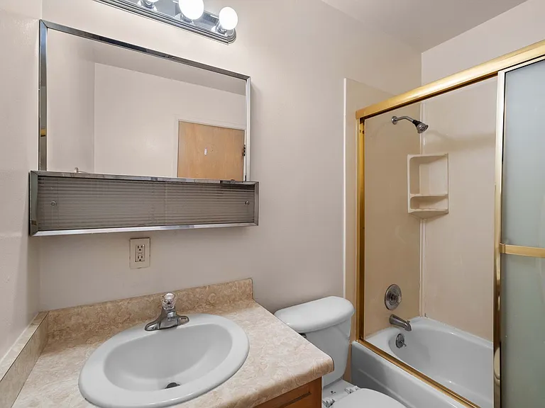1920 Francisco LLC — Photo 2
