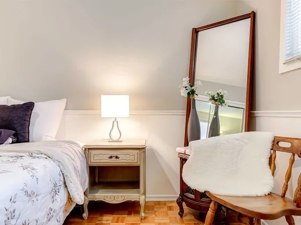 79 Longwood Dr #1, Waterloo, ON N2L 4B6