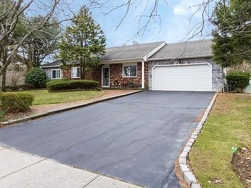 1st image of 3 Sutton Pl