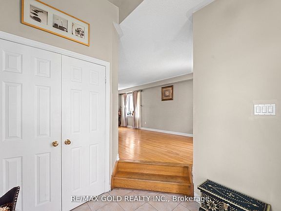 5th image of 17 Calderstone Rd