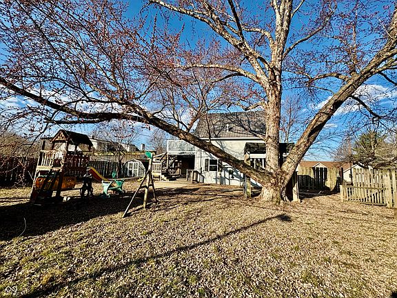 5th image of 918 2nd St