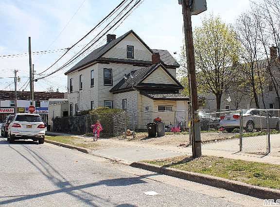 4th image of 211 S Franklin St
