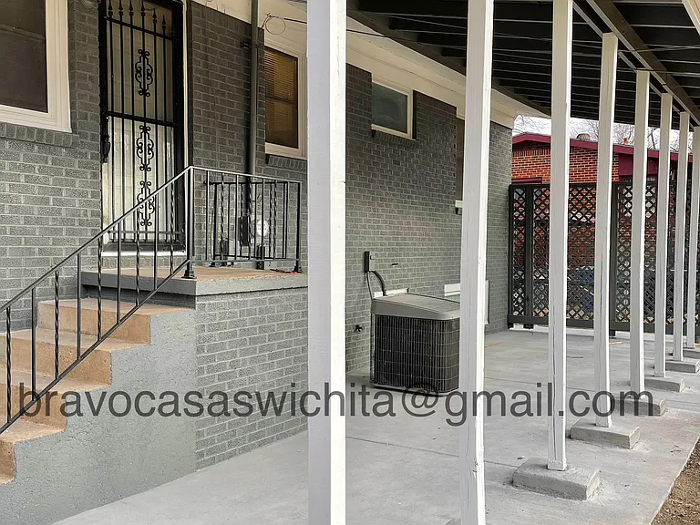 2227 S Bonn Ave — Photo 22