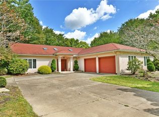 7397 Brookwood Dr, Brookfield, OH