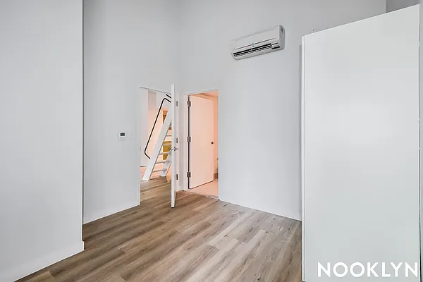 Rented by Nooklyn NYC LLC | media 86