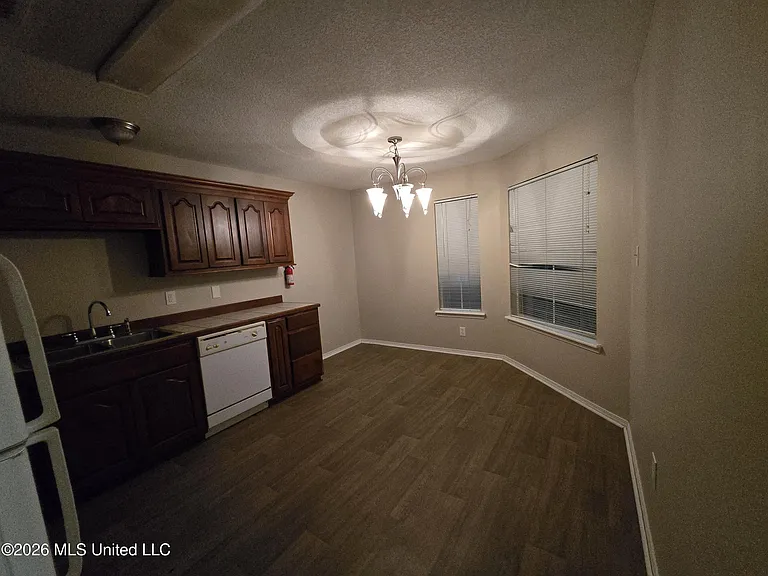 13488 Addison Ave — Photo 9