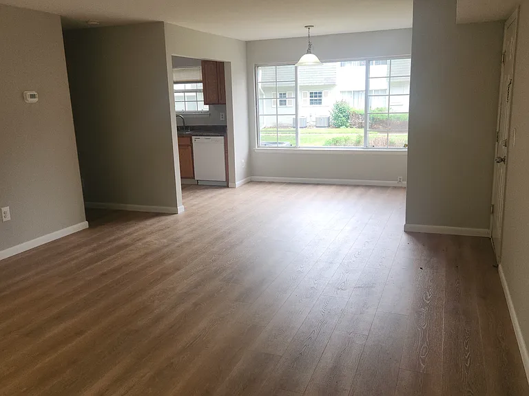 Pine Gate Apartments — Photo 7
