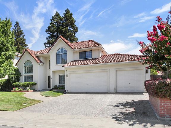 2nd image of 11 River Garden Ct