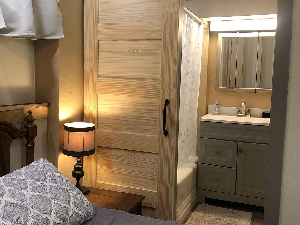 sliding barndoor for bathroom.
