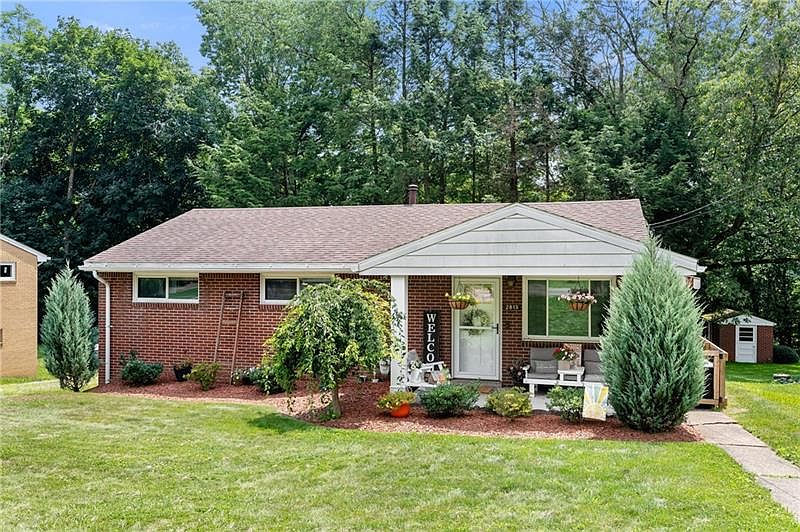 2813 Patterson Dr, Aliquippa, PA 15001 MLS 1615722 Zillow
