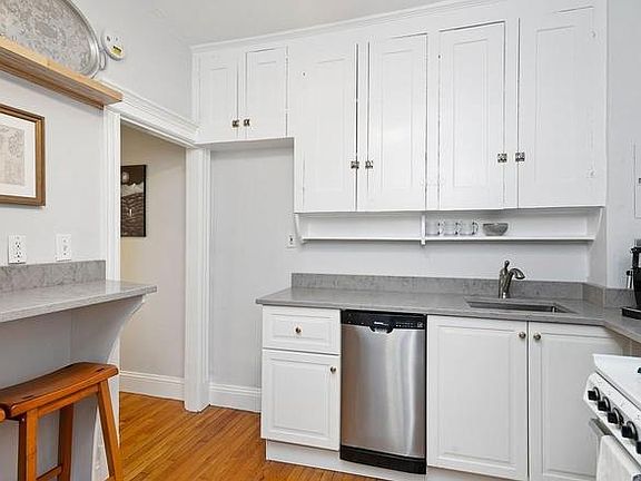 2nd image of 70 Phillips St APT 1