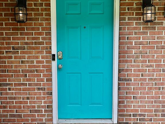 5th image of 2740 Bonnell Dr