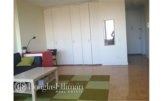 Rented by Douglas Elliman | media 17