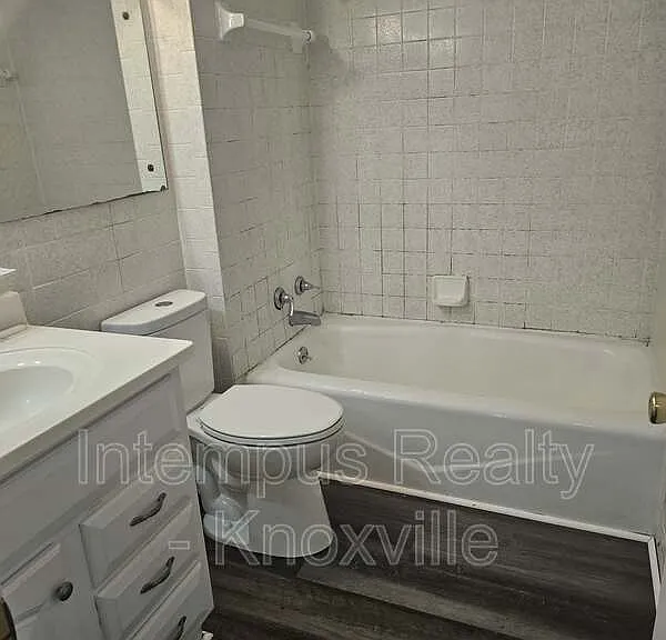 2749 Sullins St #304 — Photo 14