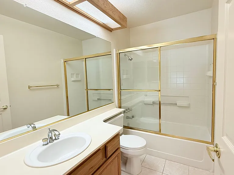 1126 Vista Pointe Cir — Photo 32
