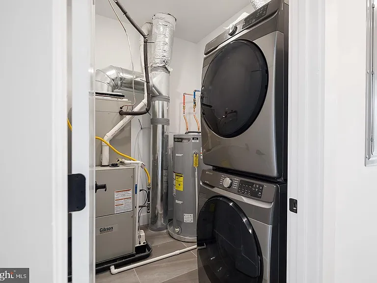 3108 Clifford St #A — Photo 25