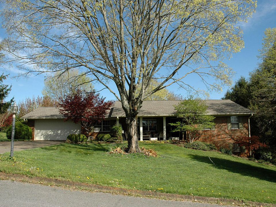 1st image of 3915 Janice Dr #1