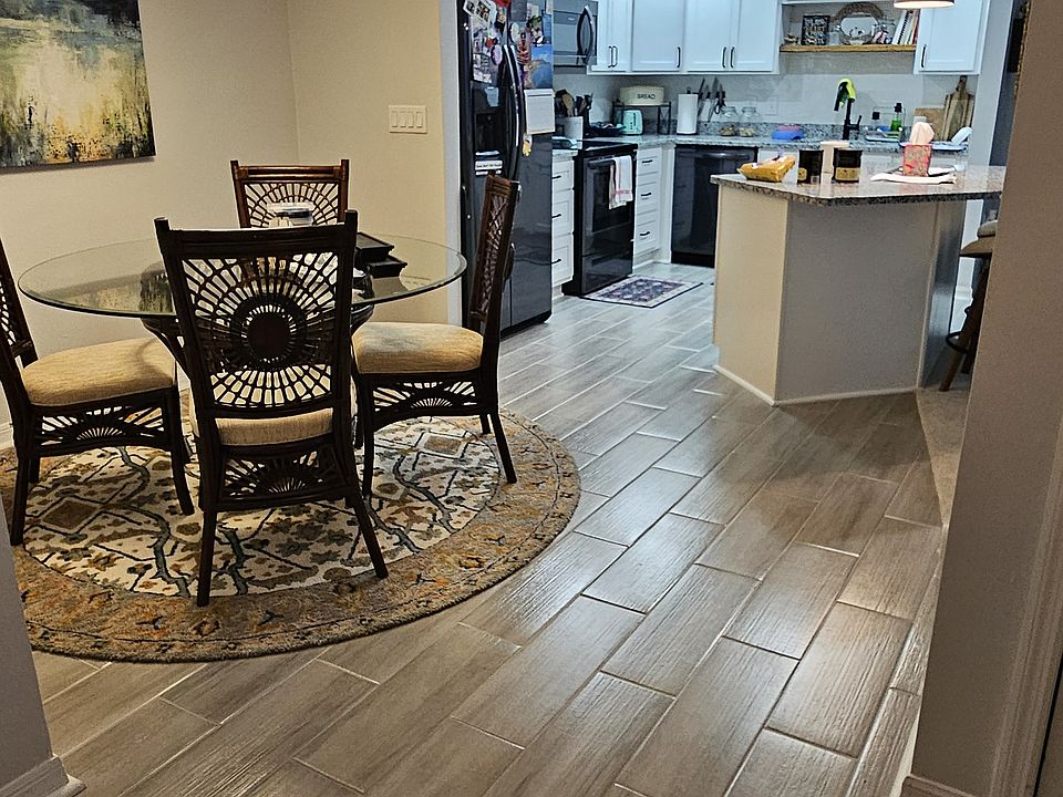 entry looking toward kitchen