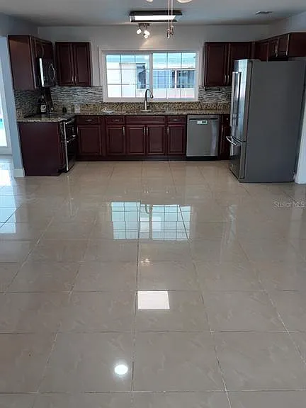 1703 Paradise Dr — Photo 11