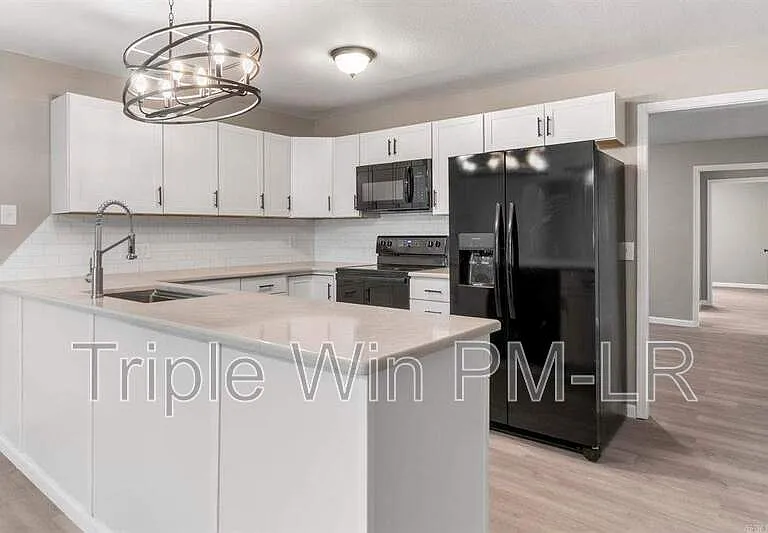 9914 Pinnacle Valley Rd — Photo 20