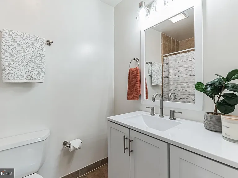 6441 Richmond Hwy #303 — Photo 9
