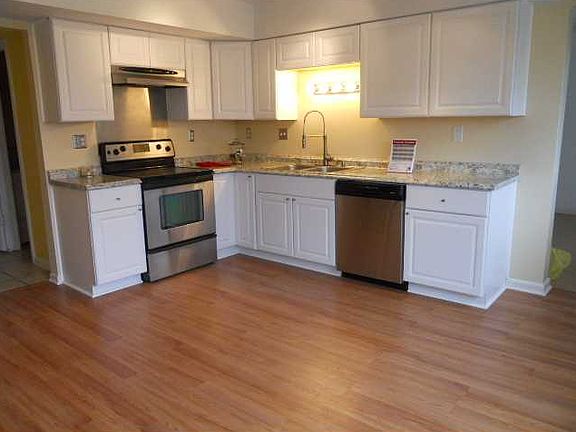3rd image of 1513 Chilworth Ct