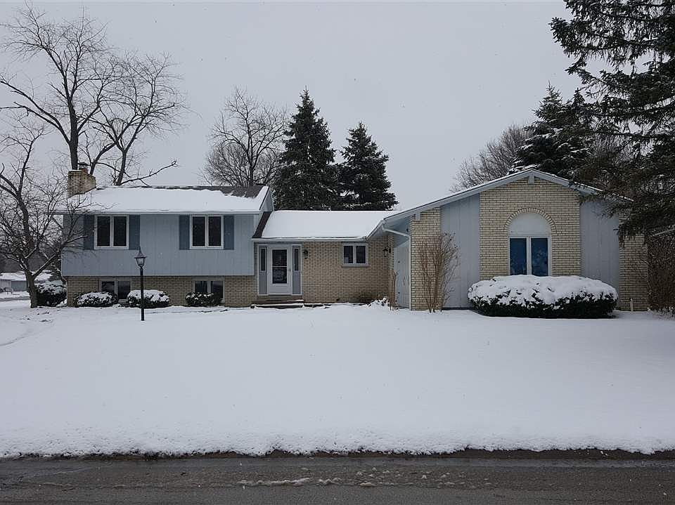 1st image of 52120 Wembley Dr