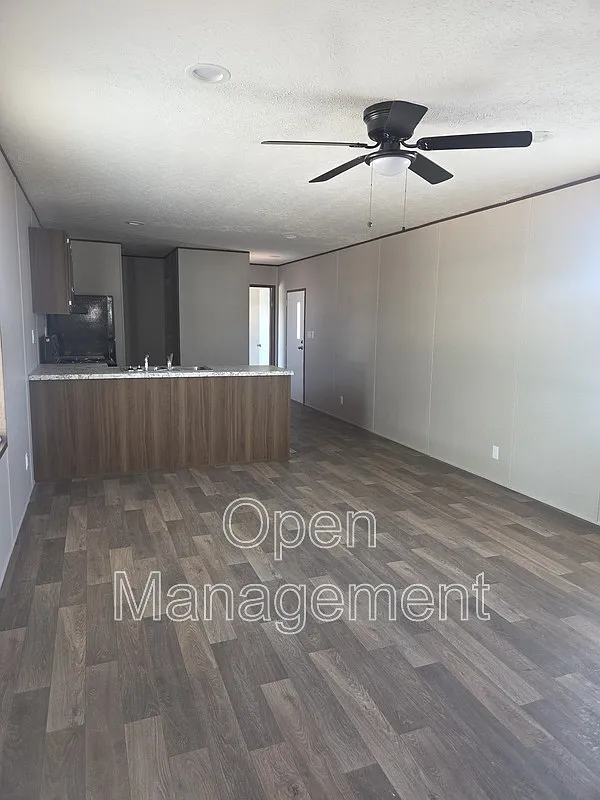 2 bed, 1.0 bath, 784 sqft, $899 — Photo 4