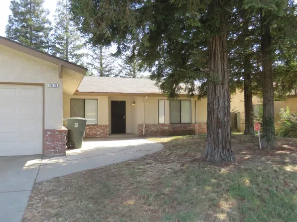 2616 Pinewood Dr, Madera, CA 93637