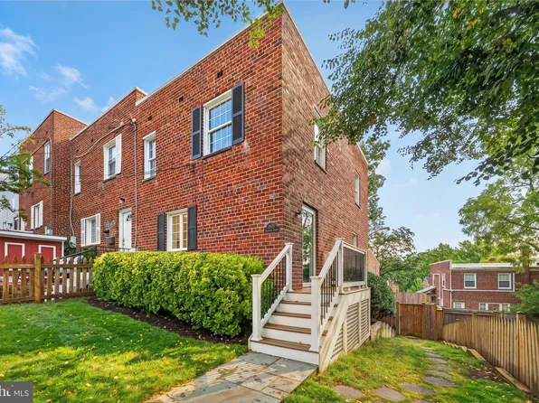 2935 Sycamore St, Alexandria, VA 22305