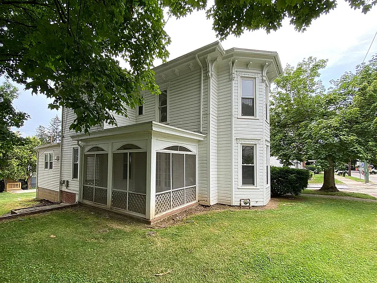 169 E State St — Photo 1