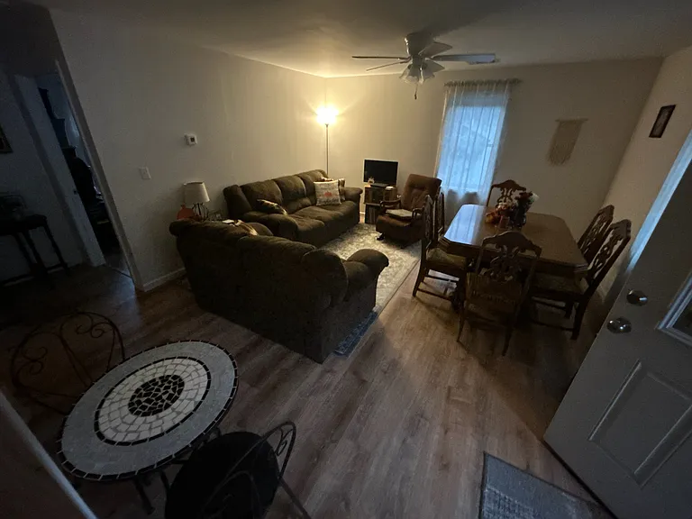 411B S Main St #B — Photo 7