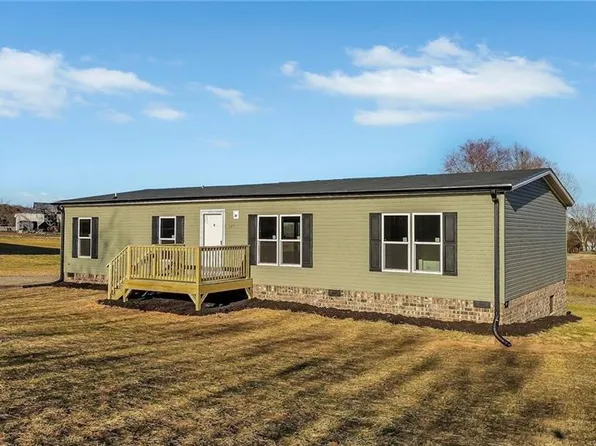 525 Mount Wesley Church Rd, Hiddenite, NC 28636