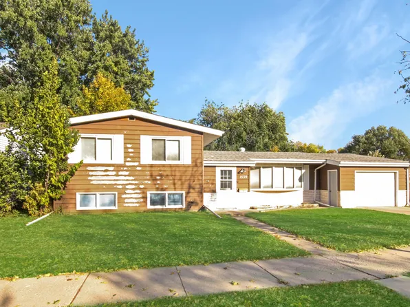 1539 S Lloyd St, Aberdeen, SD 57401