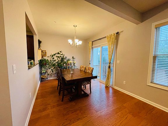 1st Floor Dining Area