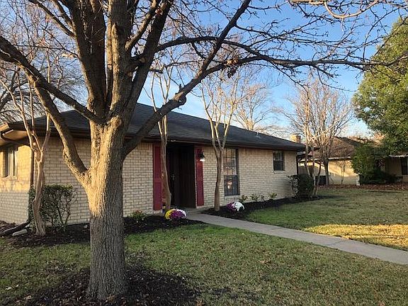 2nd image of 204 Iroquois Ln