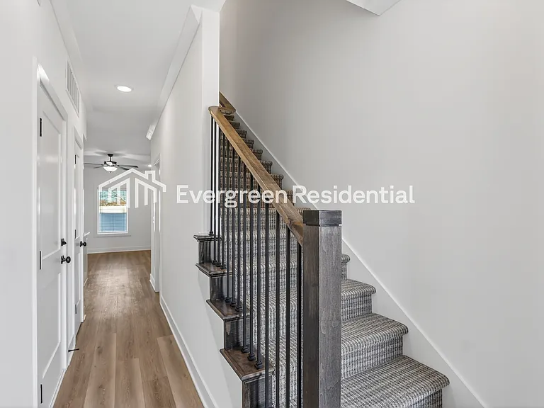 Barryview Townhomes — Photo 27