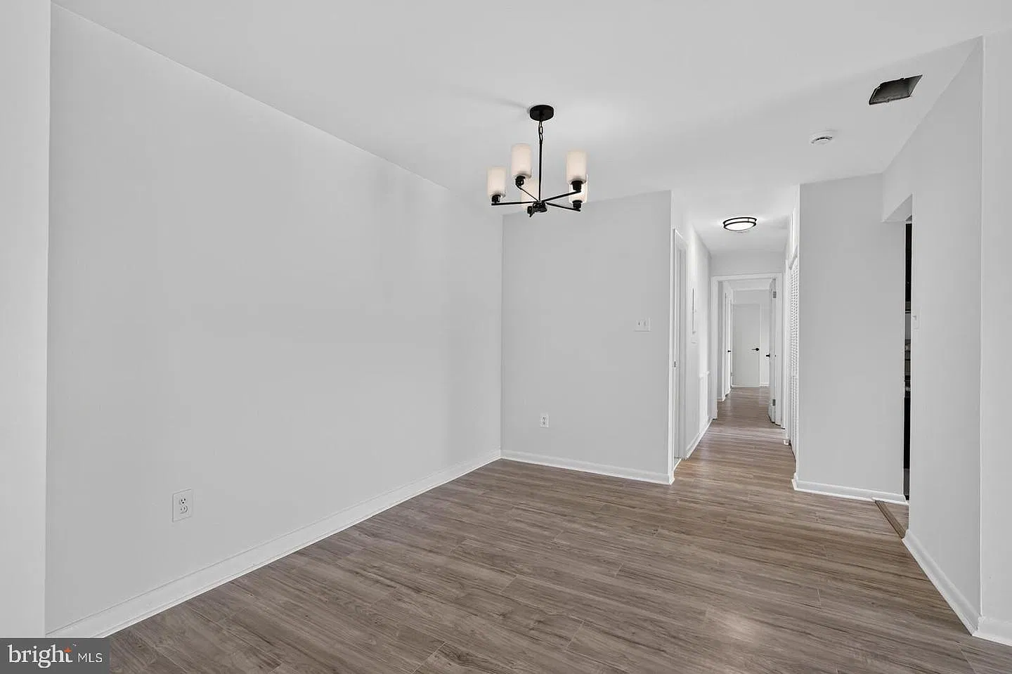 2 bed, 1218 sqft, $2,350 — Photo 2