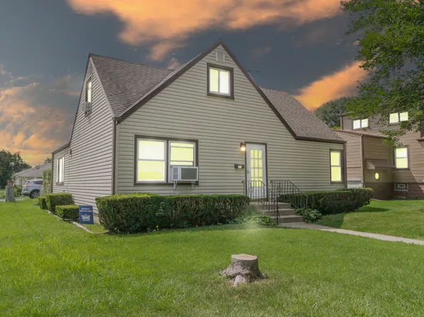251 E Whitehall Ave, Melrose Park, IL 60164