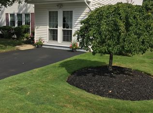 106 Aspen Dr E, Woodbury, NY 11797