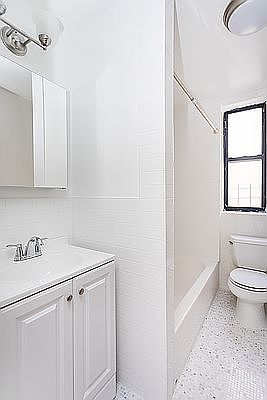 4th image of 121 Seaman Ave APT 6D