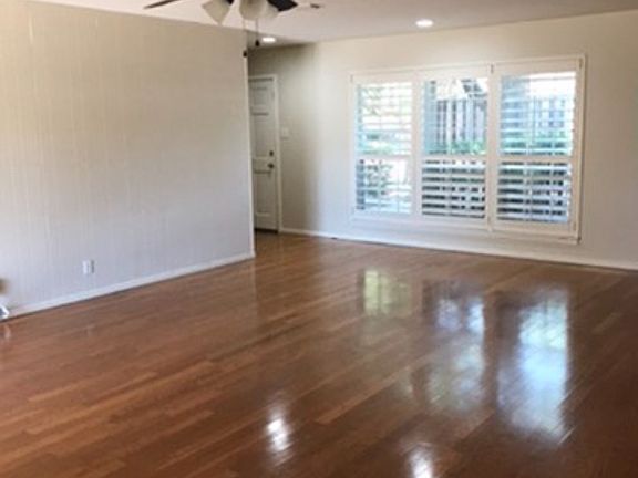 3rd image of 2401 Dartmouth Dr