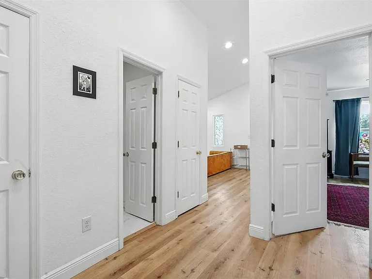 1001 E Reynolds St — Photo 21
