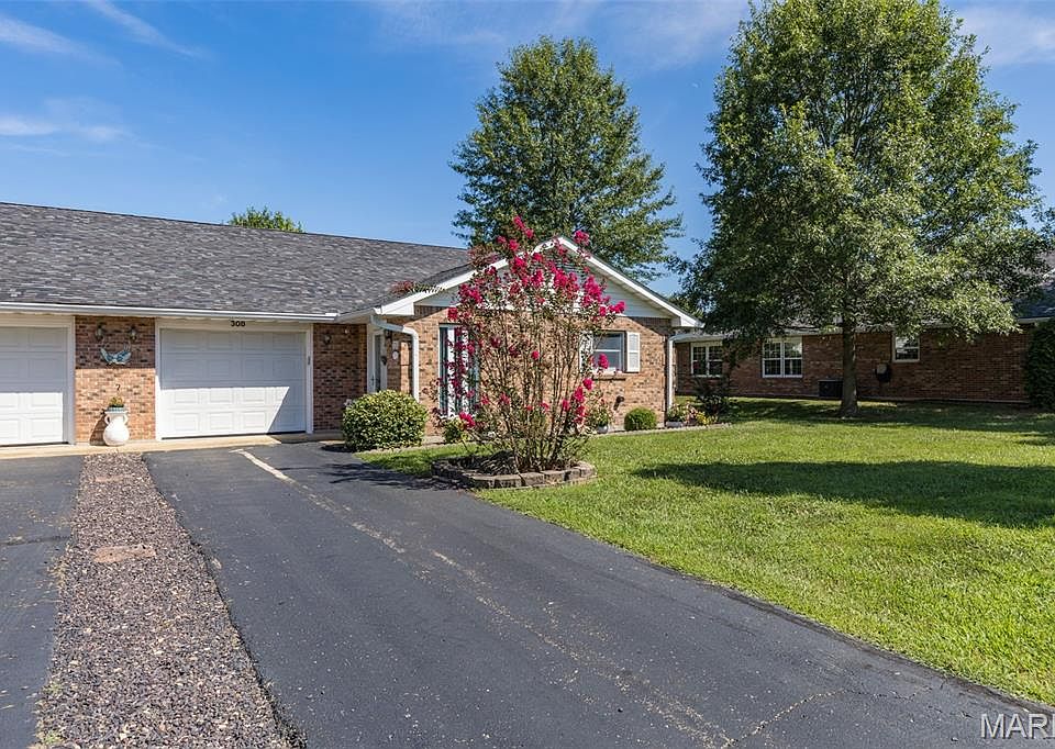 1st image of 308 W Green Tree Ln