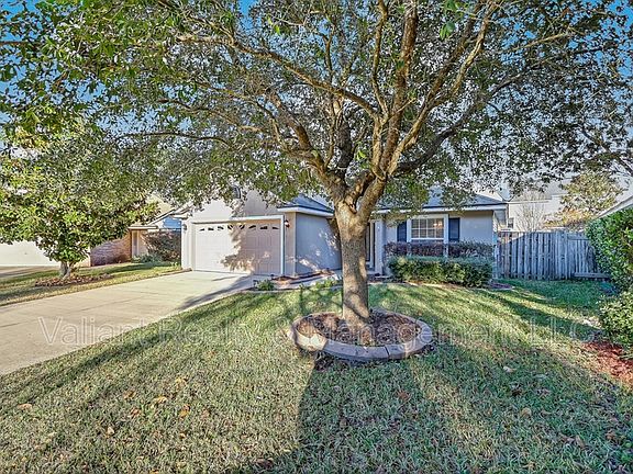 3rd image of 8023 Tuxford Ln