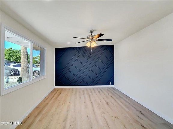 2nd image of 3658 E Laurel Ln